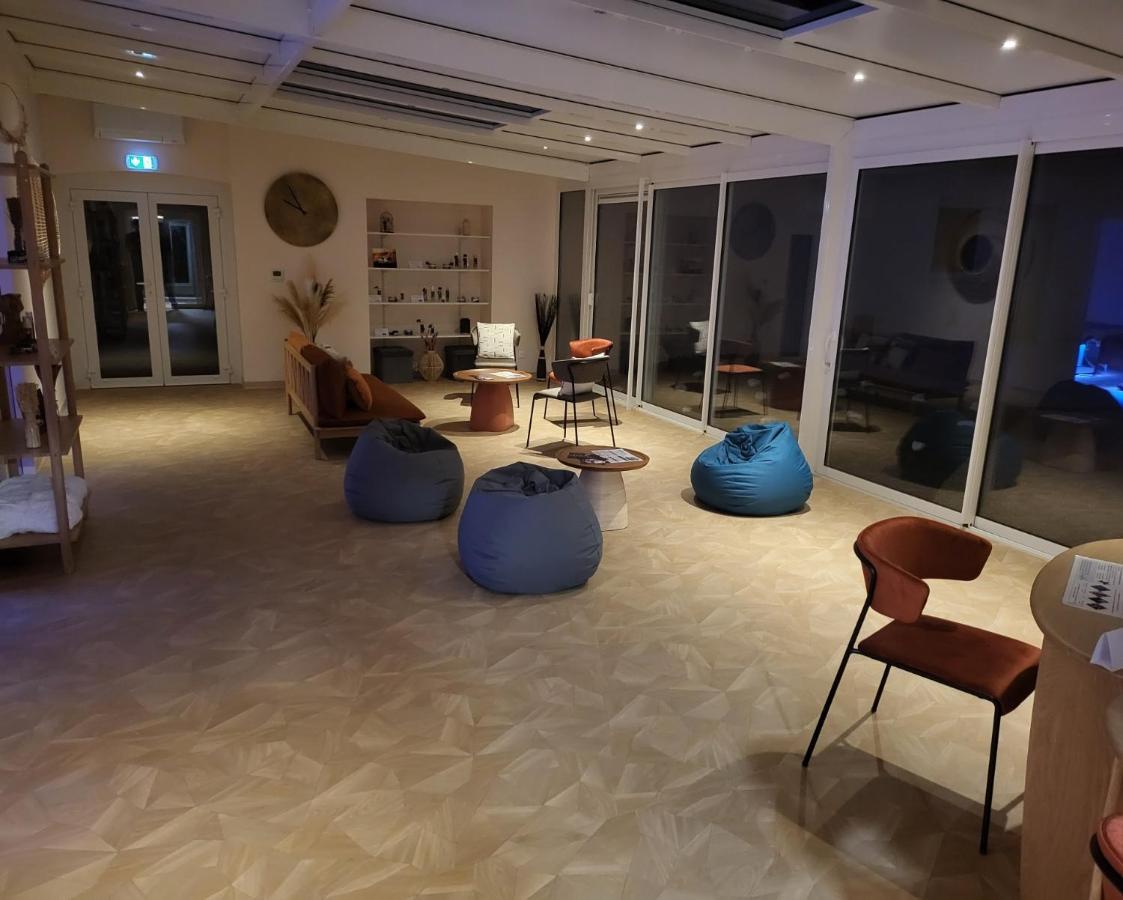 Hotel Causse Comtal Rodez, The Originals Relais Gages-le-Haut Екстер'єр фото